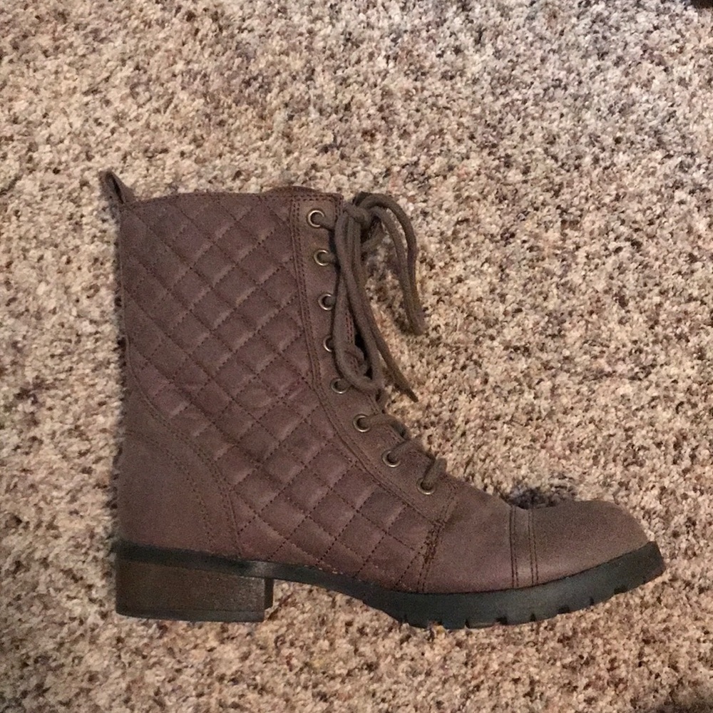 Zip up boots
